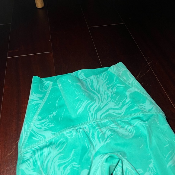 Gymshark Aqua Swirl Leggings - Picture 3 of 7